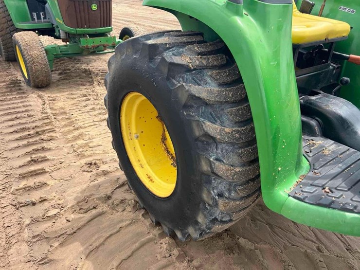 john-deere-3032e-image-22