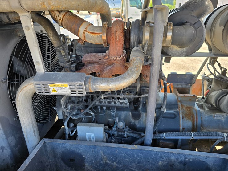 2010-atlas-copco-xas375-image-43