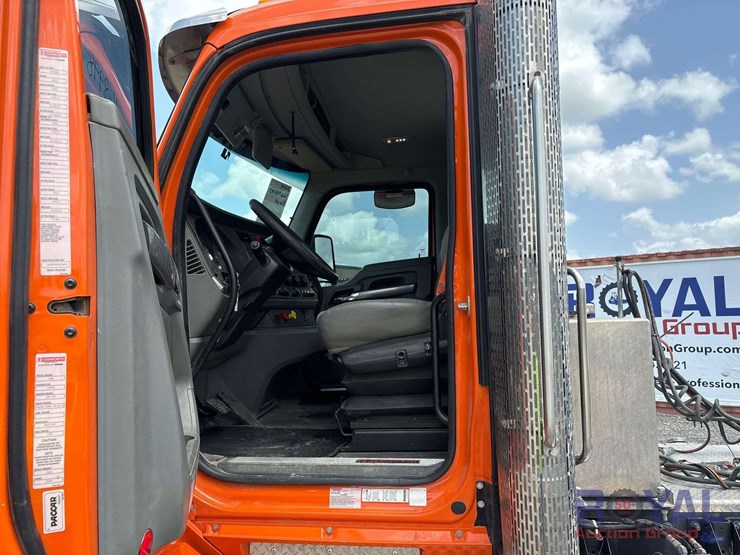 2019-kenworth-t880-image-8