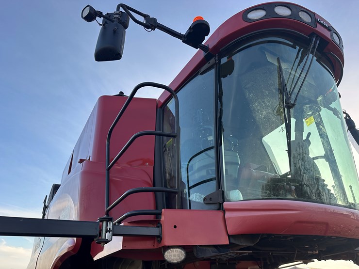 2012-case-ih-8120-image-14