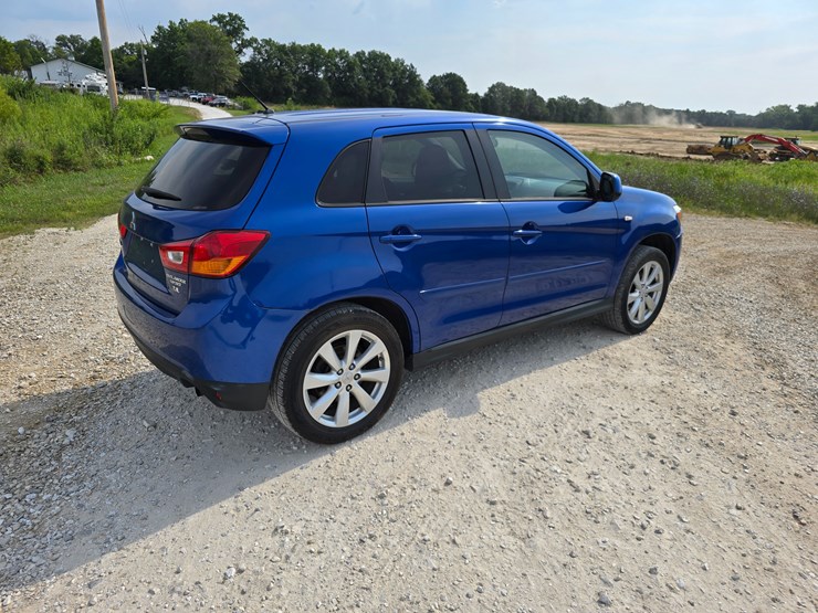 2015-mitsubishi-outlander-image-27