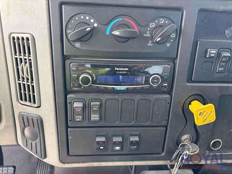 2015-international-durastar-4300-image-15