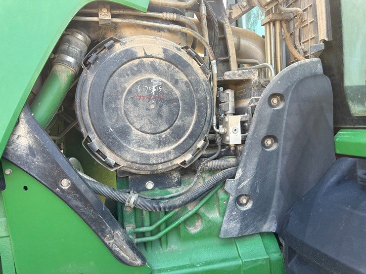 2014-john-deere-8285r-image-42