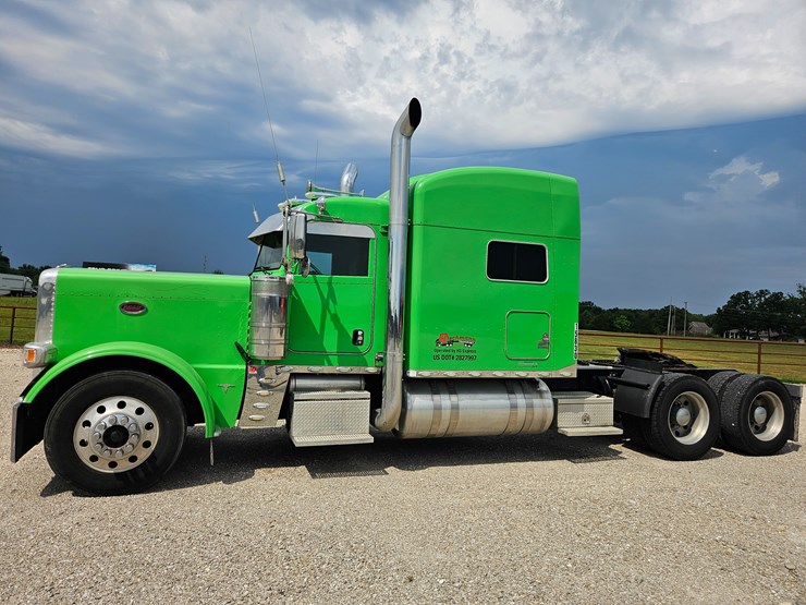 2015-peterbilt-389-image-7
