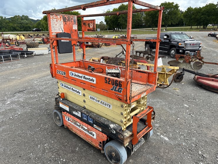 jlg-1932r-image-3