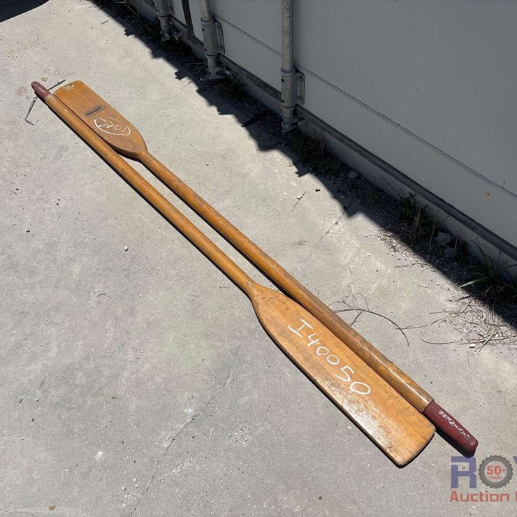 Feather Brand Wooden Oar with Caviness Power Grip