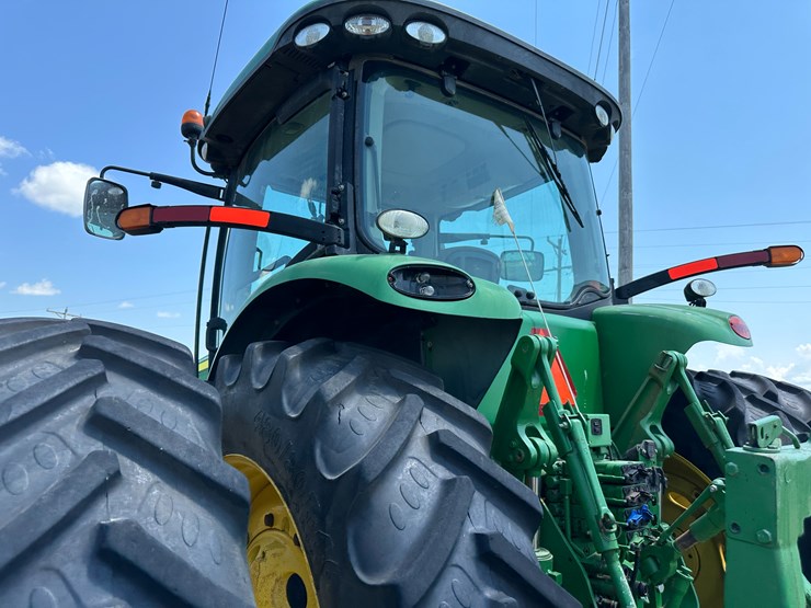 2014-john-deere-8285r-image-22