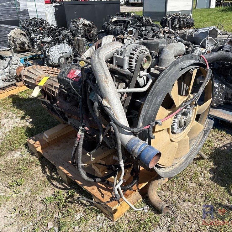 2006 International A325C 6.0LV8 Turbo Diesel Engine and Transmission