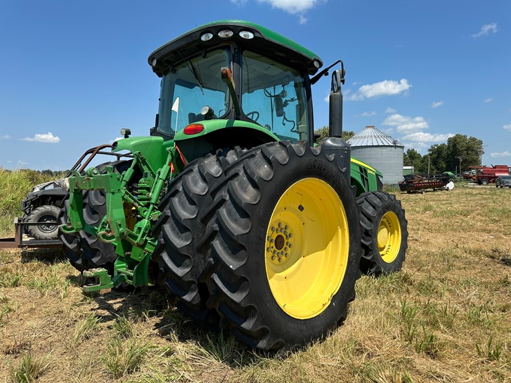 2014-john-deere-8285r-image-3