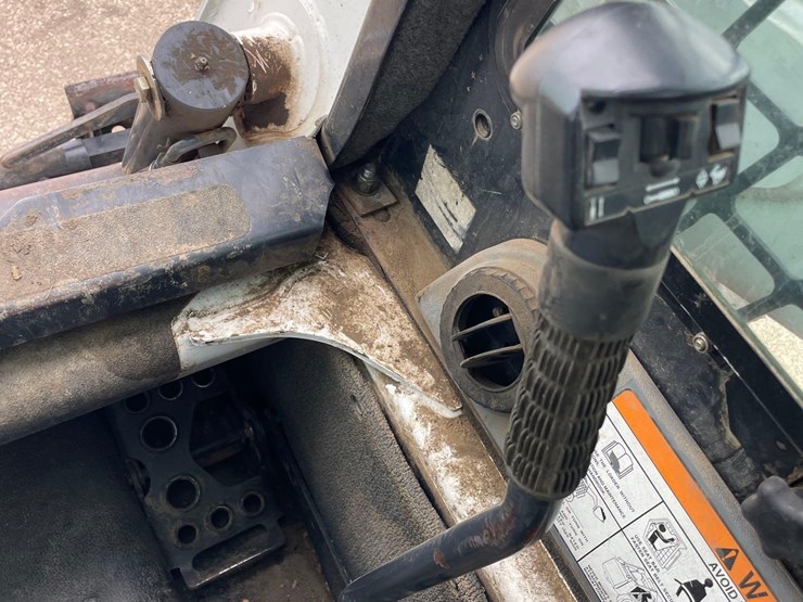 bobcat-s250-image-44