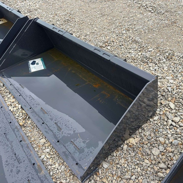72" Track Duty Bucket