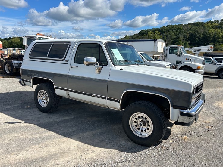 1990-chevrolet-blazer-image-2
