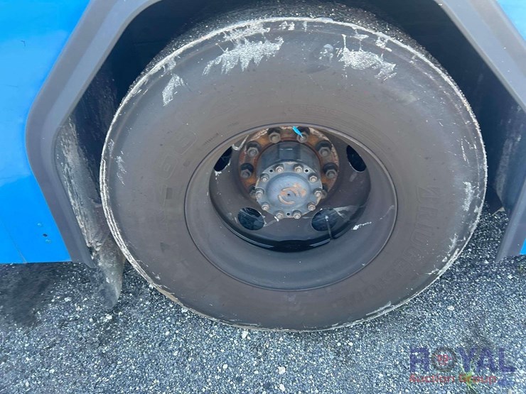 2014-gillig-low-floor-image-24