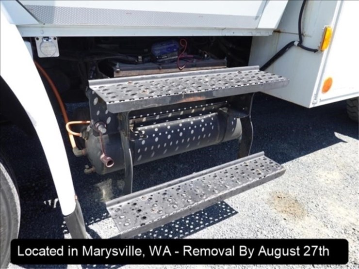 2009-international-durastar-4300-image-28