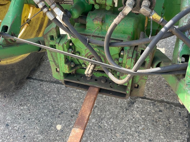 john-deere-3020-image-10