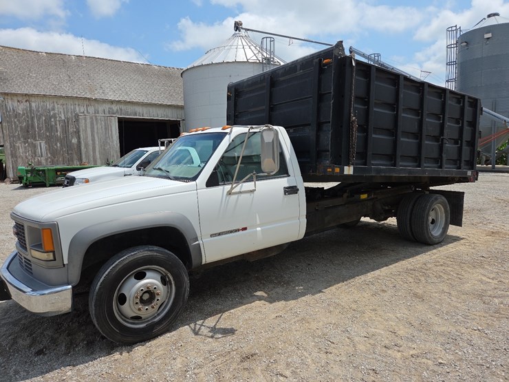 2000-gmc-3500hd-image-31