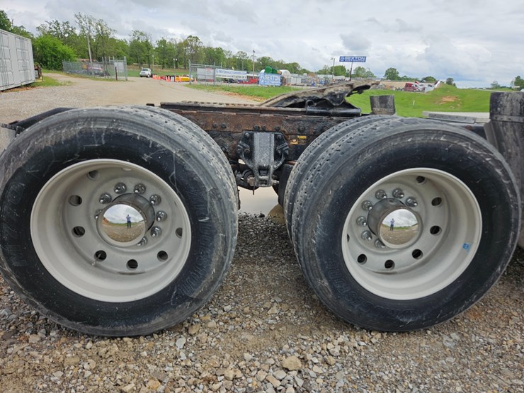 2014-peterbilt-579-image-44