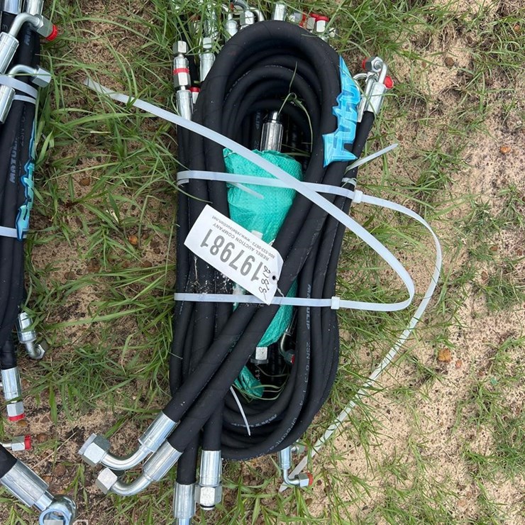 UNUSED FUTURE HYD HOSE BUNDLE
