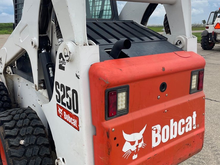 bobcat-s250-image-6