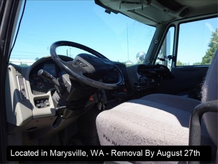 2009-international-durastar-4300-image-13