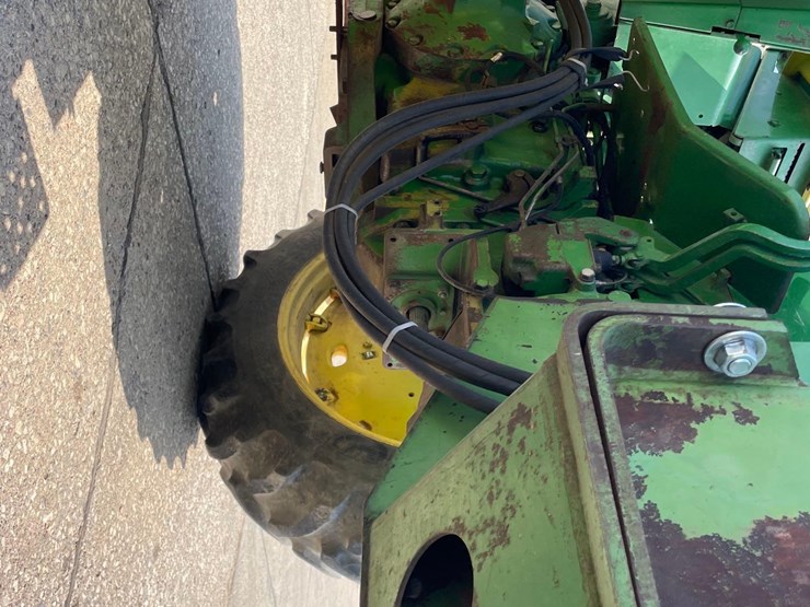 john-deere-3020-image-42