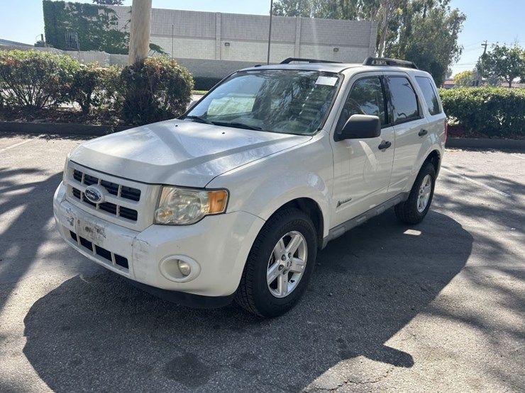 2009-ford-escape-image-2