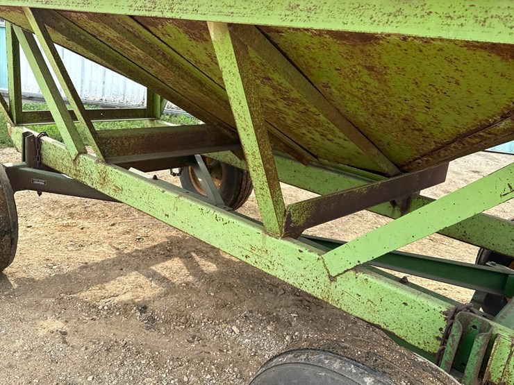 parker-200bu-gravity-wagon-image-12
