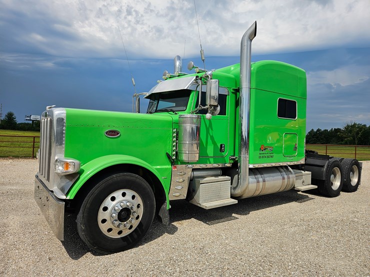 2015-peterbilt-389-image-4