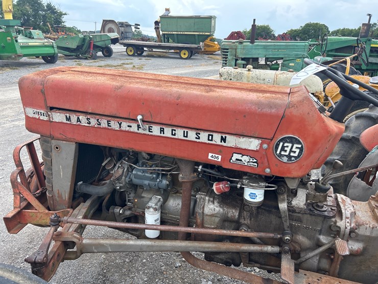 massey-ferguson-135-image-7