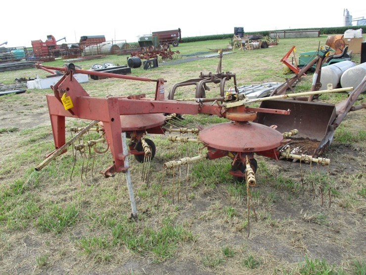 ford-tractor-image-1