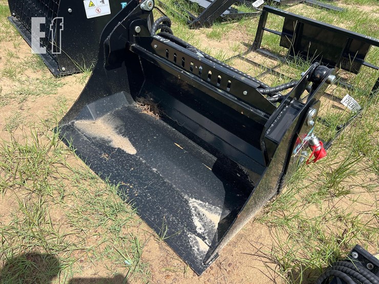 unused-future-mini-skid-steer-hyd-4in1-bucket-image-1