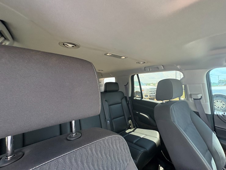 2017-chevrolet-tahoe-image-39
