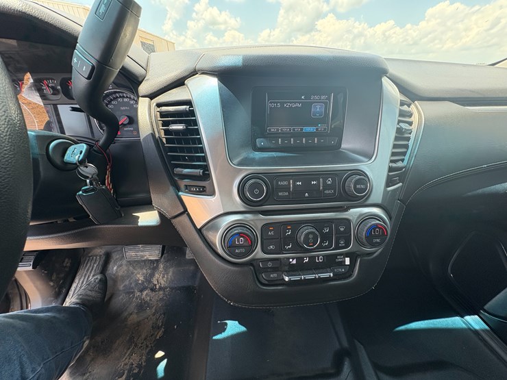 2017-chevrolet-tahoe-image-54
