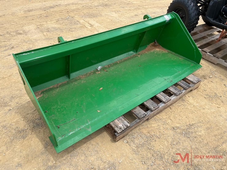 72"-mtl-tractor-bucket-w/john-deere-coupler-image-1