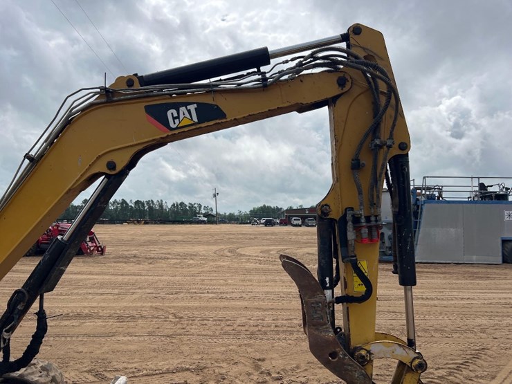 2015-caterpillar-303.5e2-cr-image-24