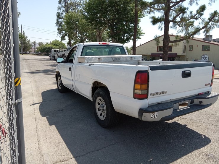 gmc-sierra-image-3