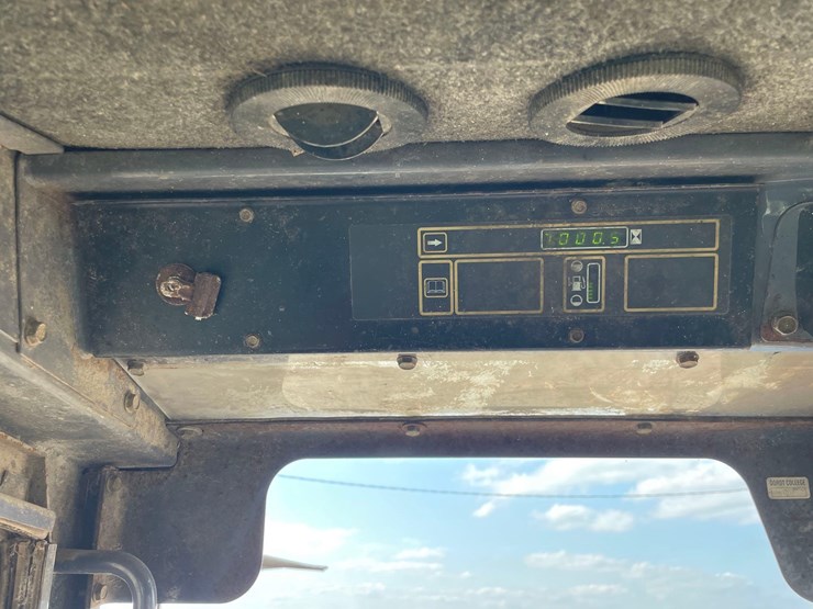new-holland-l160-image-39
