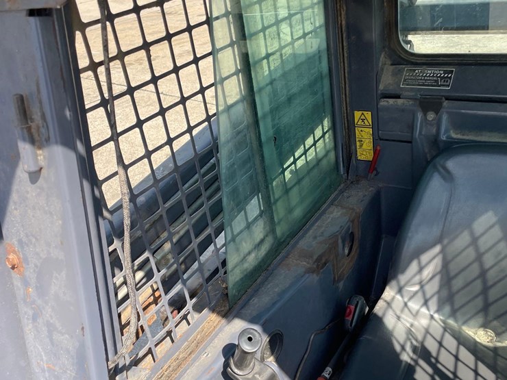 new-holland-l160-image-48