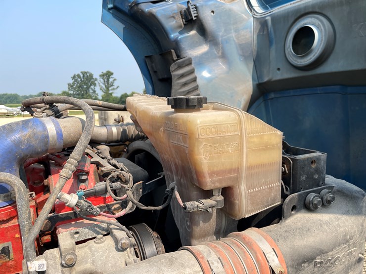 2016-kenworth-t680-image-54