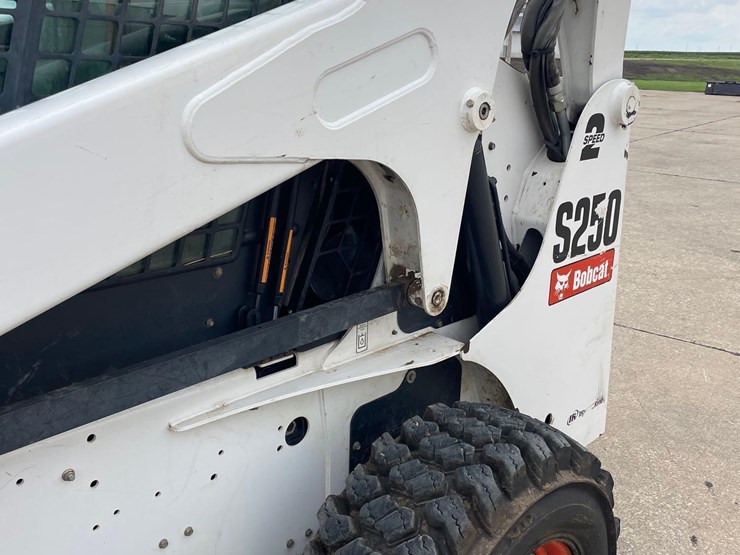 bobcat-s250-image-9