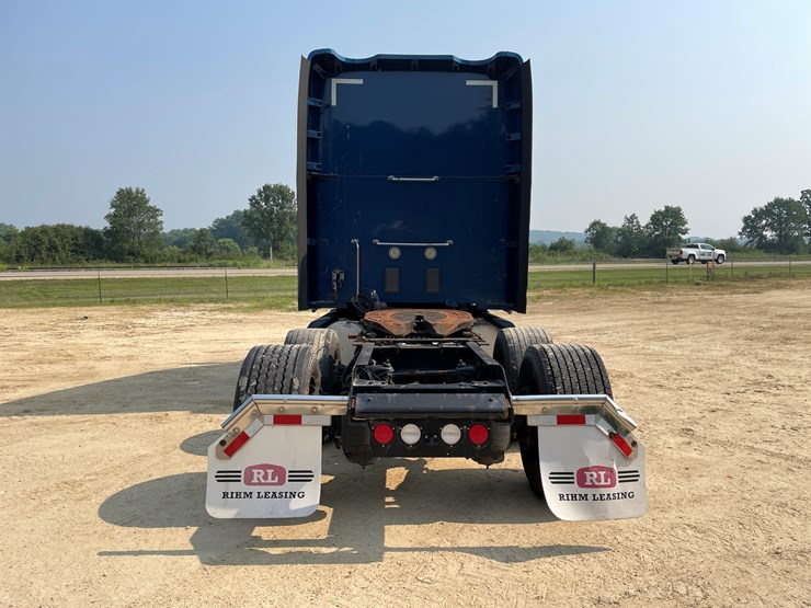 2016-kenworth-t680-image-6