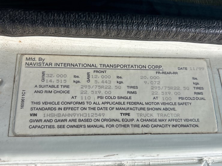 2000-international-8100-image-10