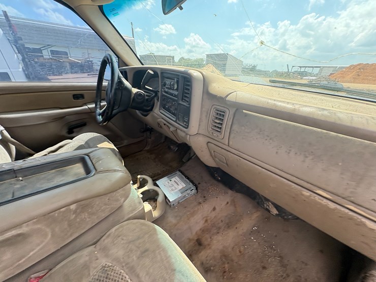 2002-chevrolet-1500-image-26