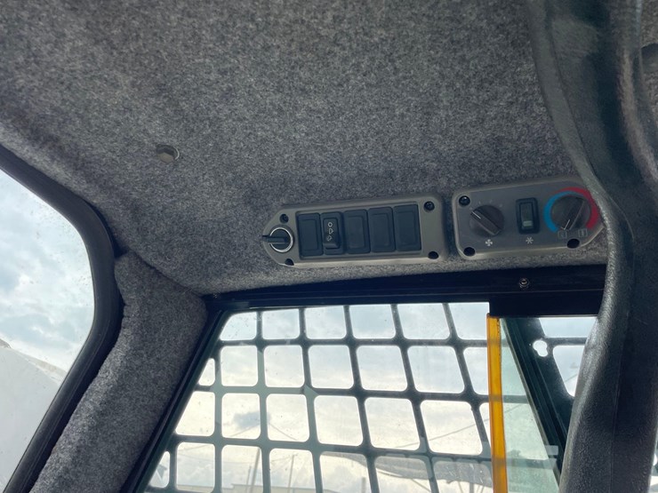 bobcat-s250-image-40