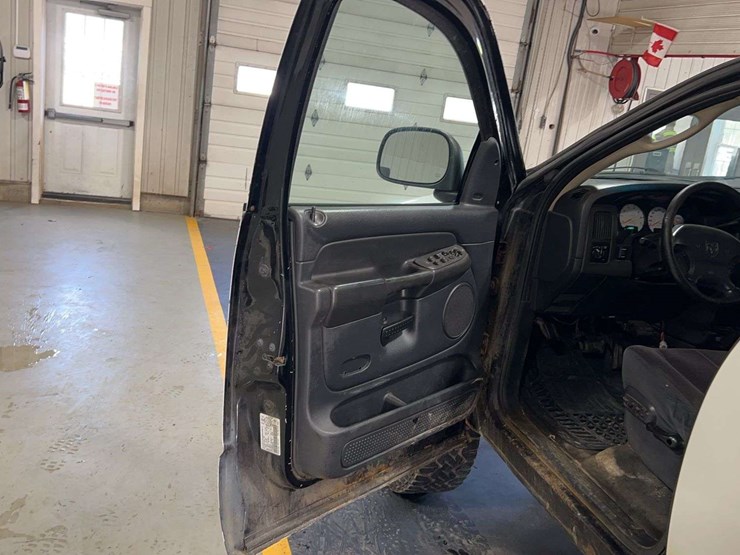 2003-dodge-ram-2500-image-10