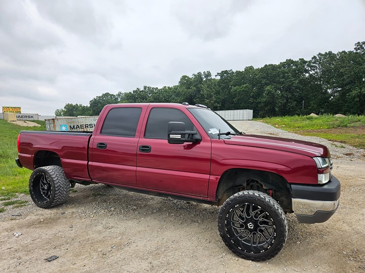 2005-chevrolet-silverado-image-23