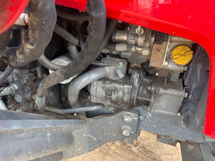 2022-massey-ferguson-1835e-image-17