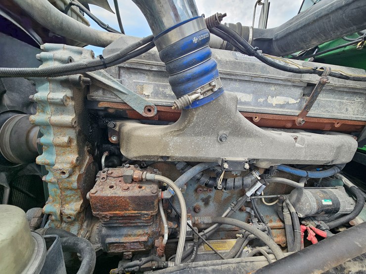 2015-peterbilt-389-image-42