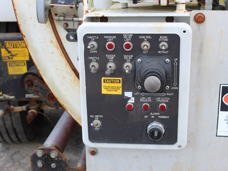 2004-vactor-2100-image-15