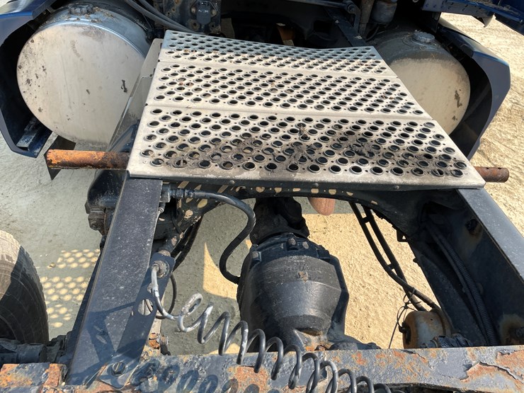 2016-kenworth-t680-image-27